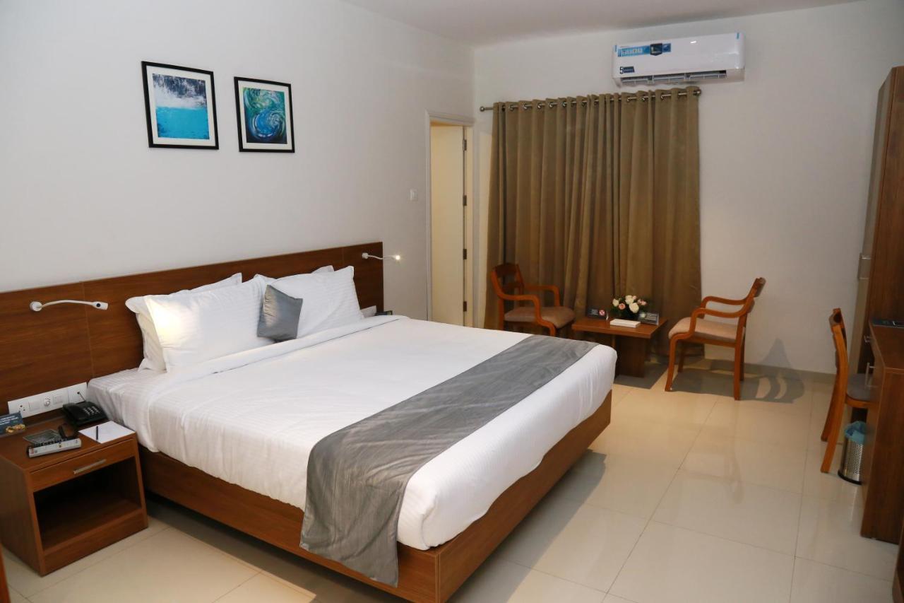 Hotel Picnic Manjeri Exterior foto